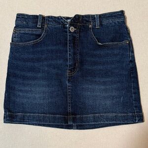 Like new! We the Free by Free People She's All That Denim Mini Skirt Sz 27
